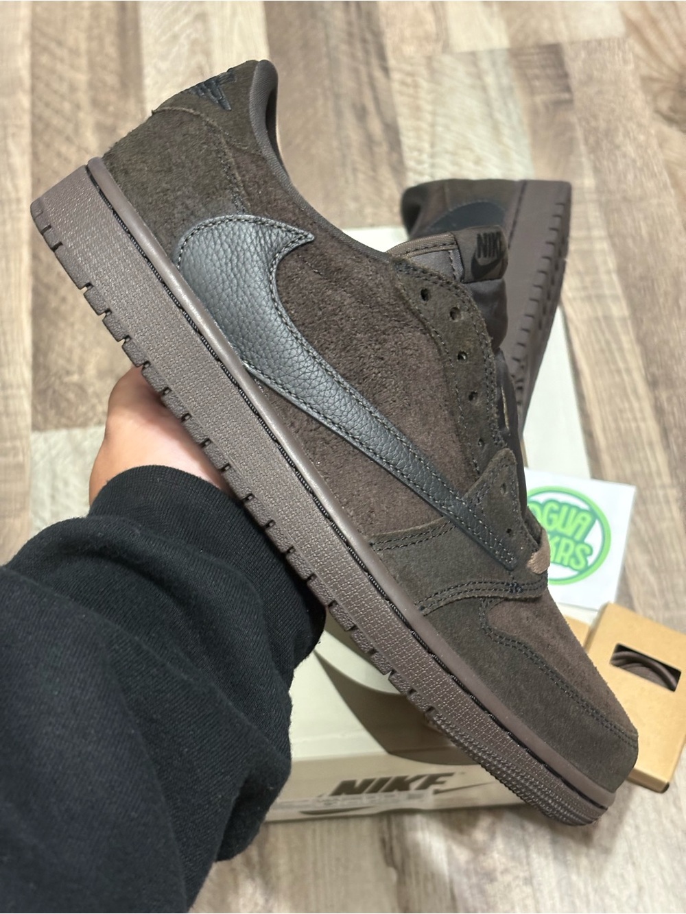 Jordan 1 low × Travis Scott Velvet Brown